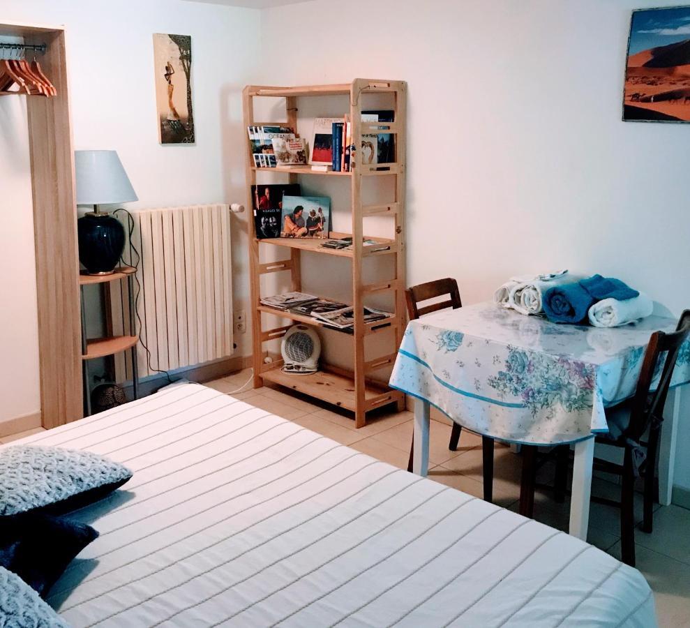 Chambre Et Salle De Bain Prive S'Ouvrant Sur Terrasse, Jardin Et Cuisine D'Ete 퀼랑 외부 사진